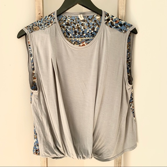 Anthropologie Tiny Grey Twist Front Sleeveless Tank Small - Picture 2 of 13